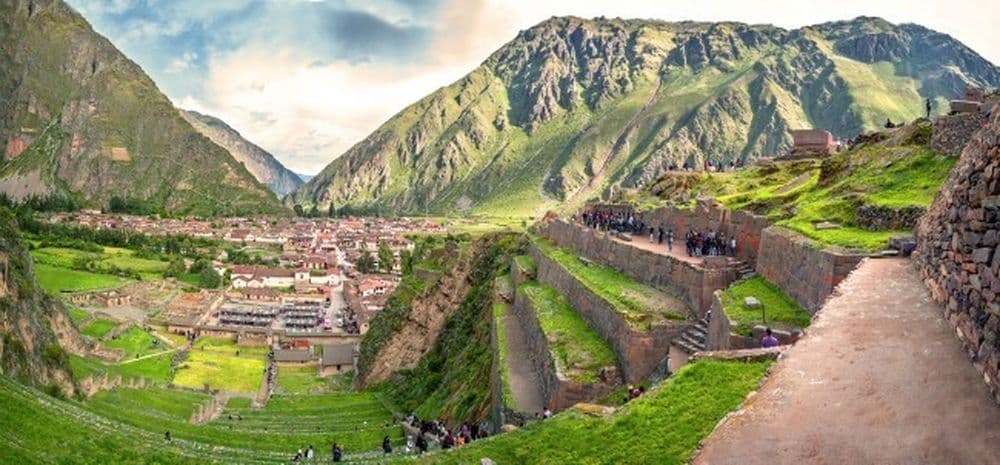 Vue sur Ollantaytambo, Pérou
