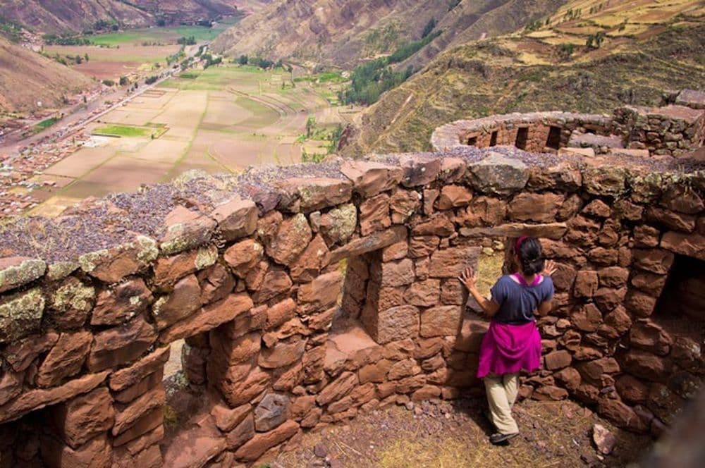 Vue sur les ruines de Pisac, Pérou