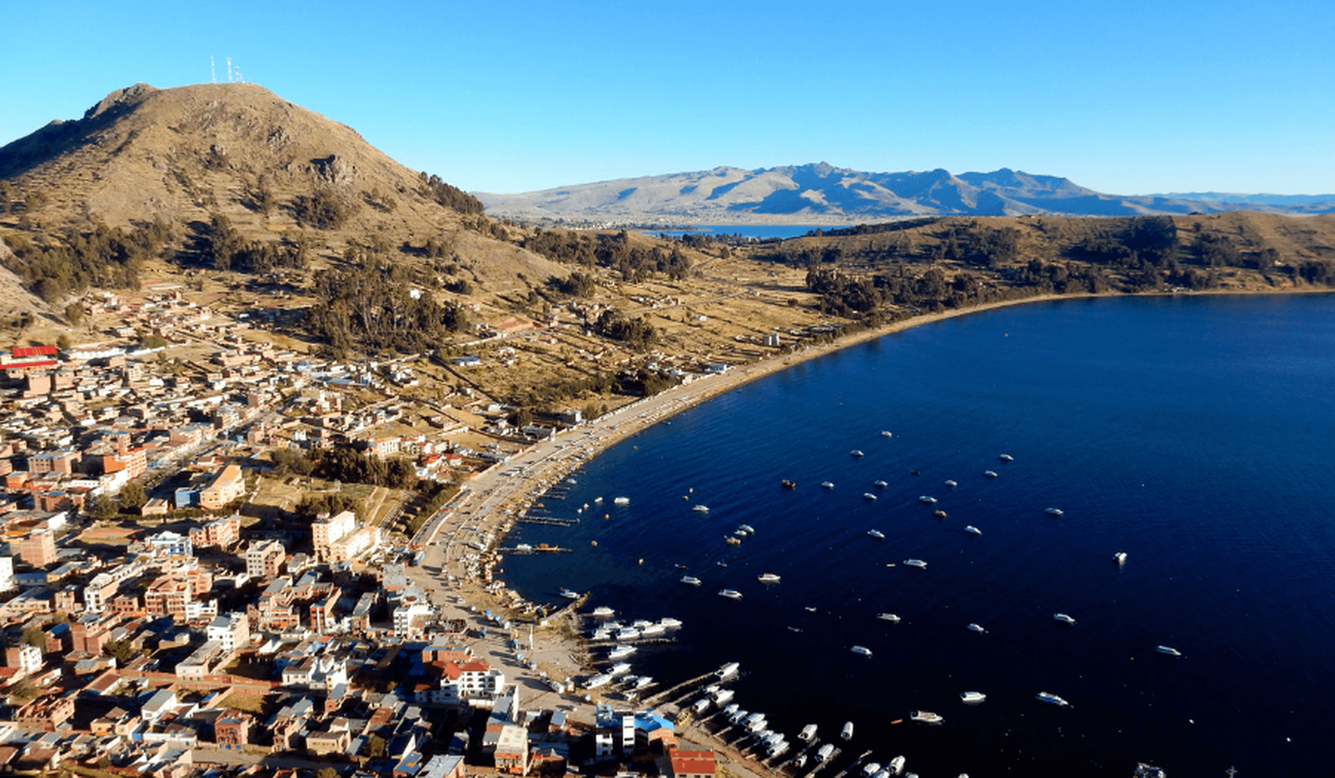Au cœur des Andes : vie et culture sur les rives du lac Titicaca