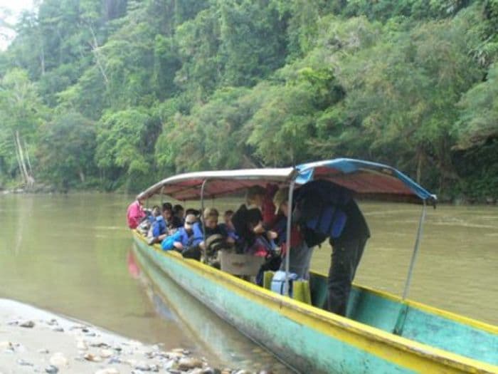 Mit dem Einbaumkanu auf dem Rio Napo