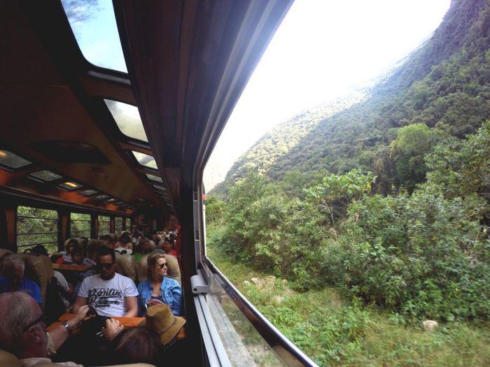 Wir sind im Zug von Inca Rail 