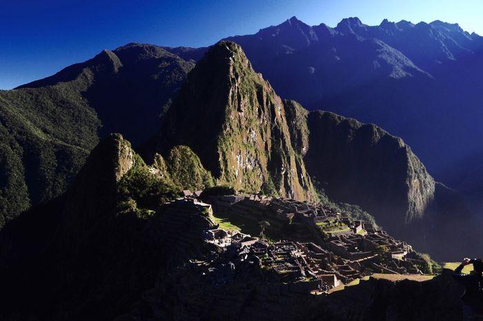 Lever du jour sur la cité Inca