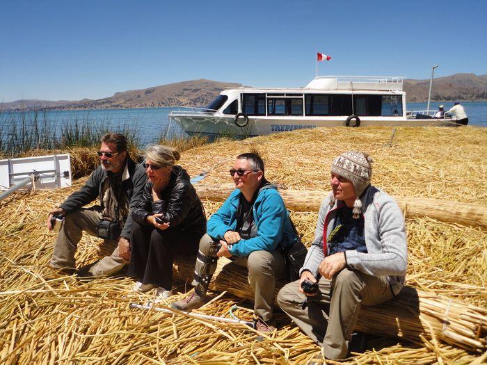 Au lac Titicaca, visite aux îl