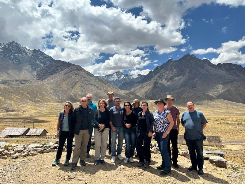 La Raya pass, 4335 m.ü.m. Der höchste punkt der fahrt zum Titicacasee.